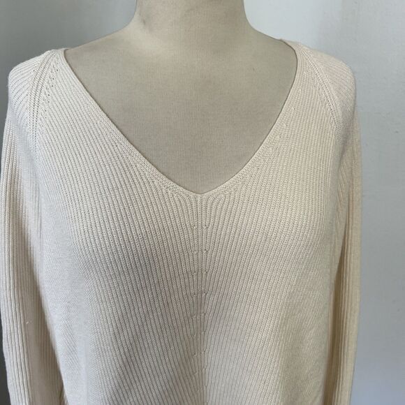 ATHLETA Merino Extra Fine Wool Blend Rib Knit Hanover Vneck Minimalist Sweater M - Picture 6 of 11